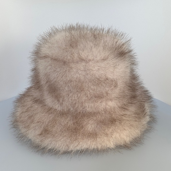 Zara Beige Fur Bucket Hat - Picture 1 of 5